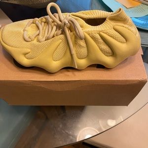 A size 4.5 kids 450 Yeezy